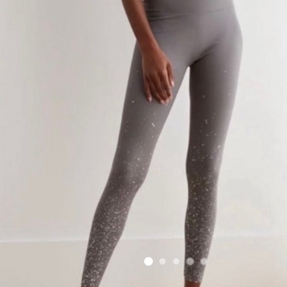 Aerie Offline Grey Leggings w. silver star detail